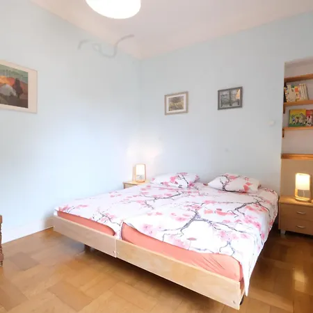 Pleasant With Swimming Pool, In Moules, Near Arles, Between The Camargue And The Alpilles - 6 People بيت للعطل *