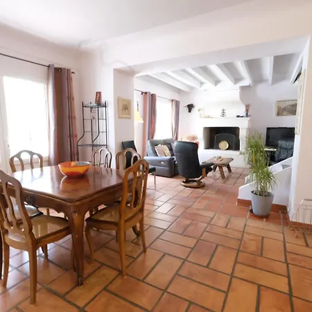 بيت للعطل Pleasant With Swimming Pool, In Moules, Near Arles, Between The Camargue And The Alpilles - 6 People *