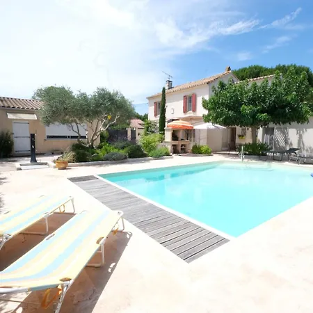 Pleasant With Swimming Pool, In Moules, Near Arles, Between The Camargue And The Alpilles - 6 People * آرْلْ